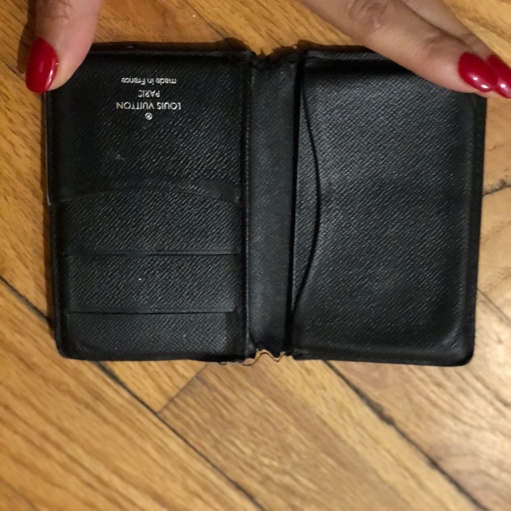 LV used card wallet